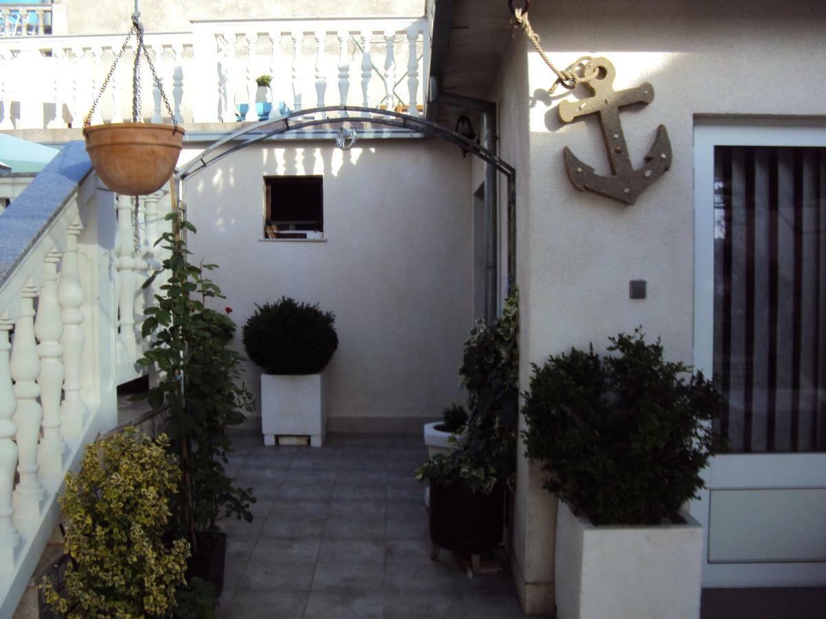 Apartmán Tomic Novi Vinodolski Exteriér fotografie